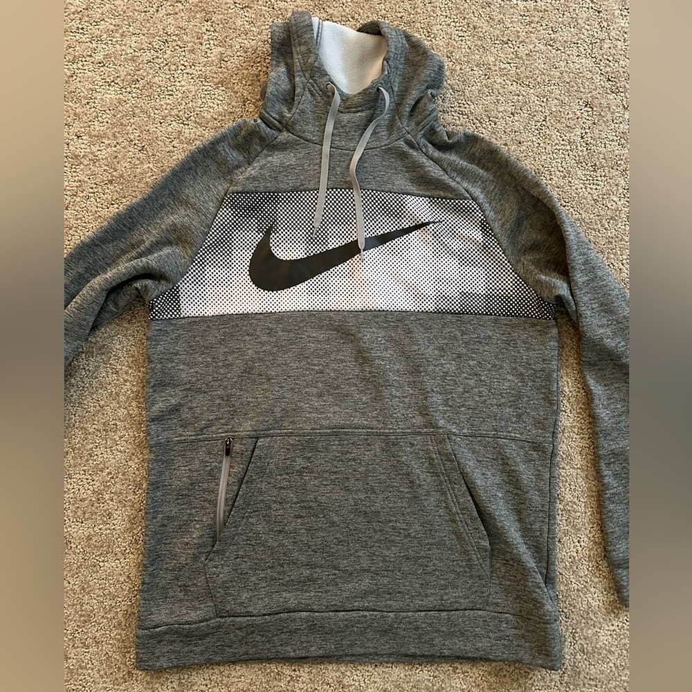 nike sweatshirt